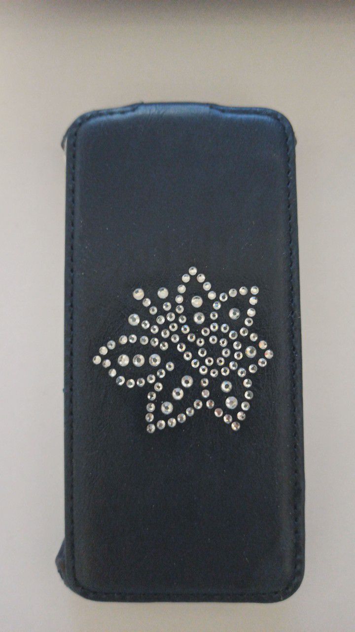 Чехол книжка iPhone SE/5G/5S+защитная пленка  кожа черный со стразами