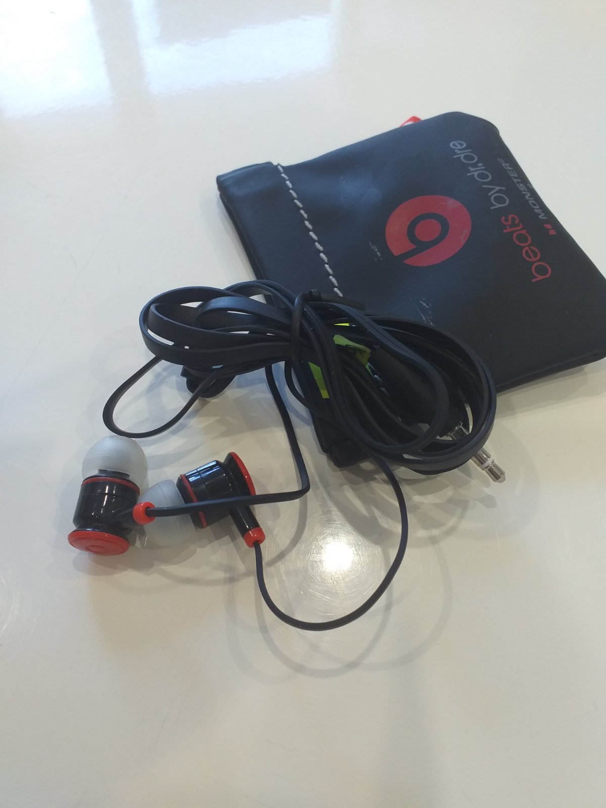 Наушники Monster в мешочке на магните, (вакуумные 3.5 mm jack) черный