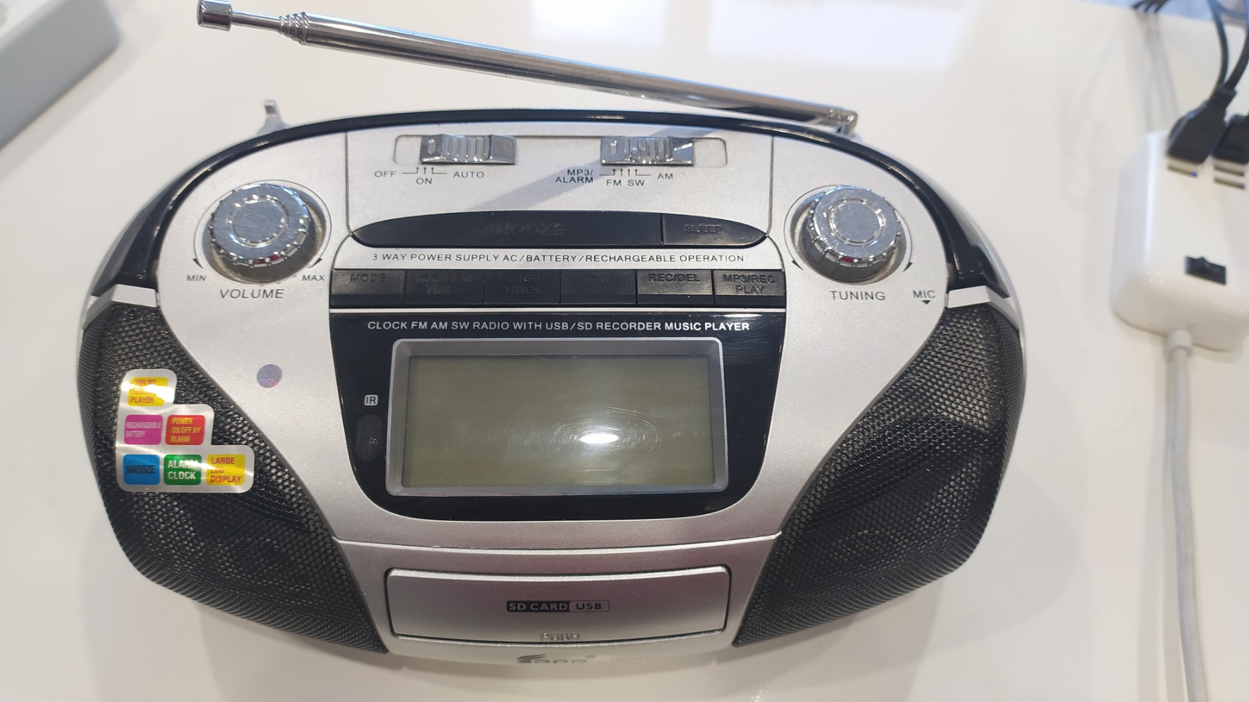 Радиомагнитофон с Bluetooth HY-BT833 R microSDUSB