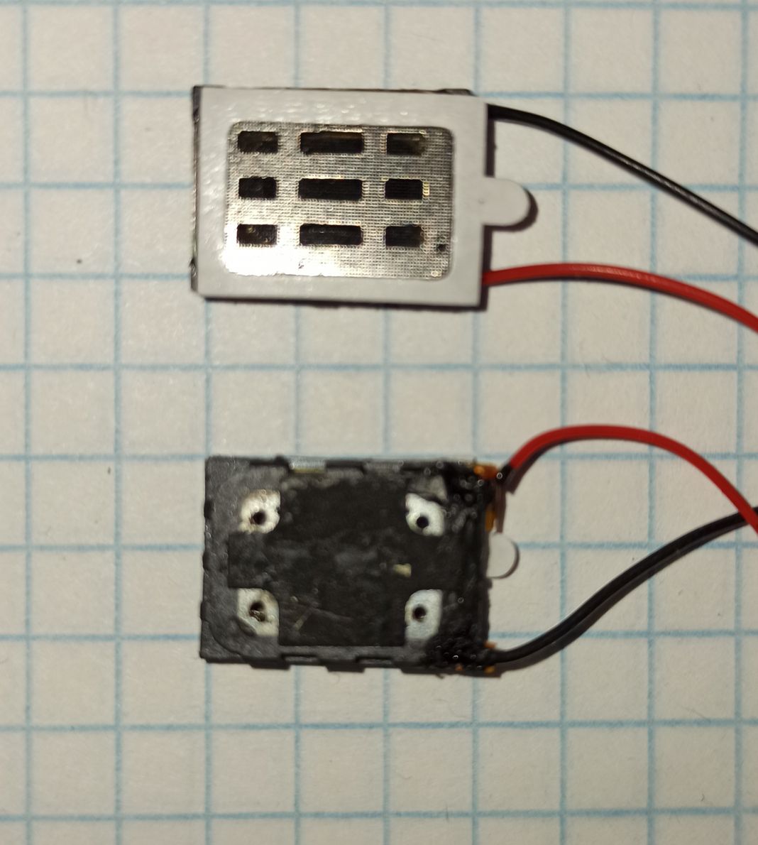 Звонок универсальный 15X11мм прямоугольный на проводах №33